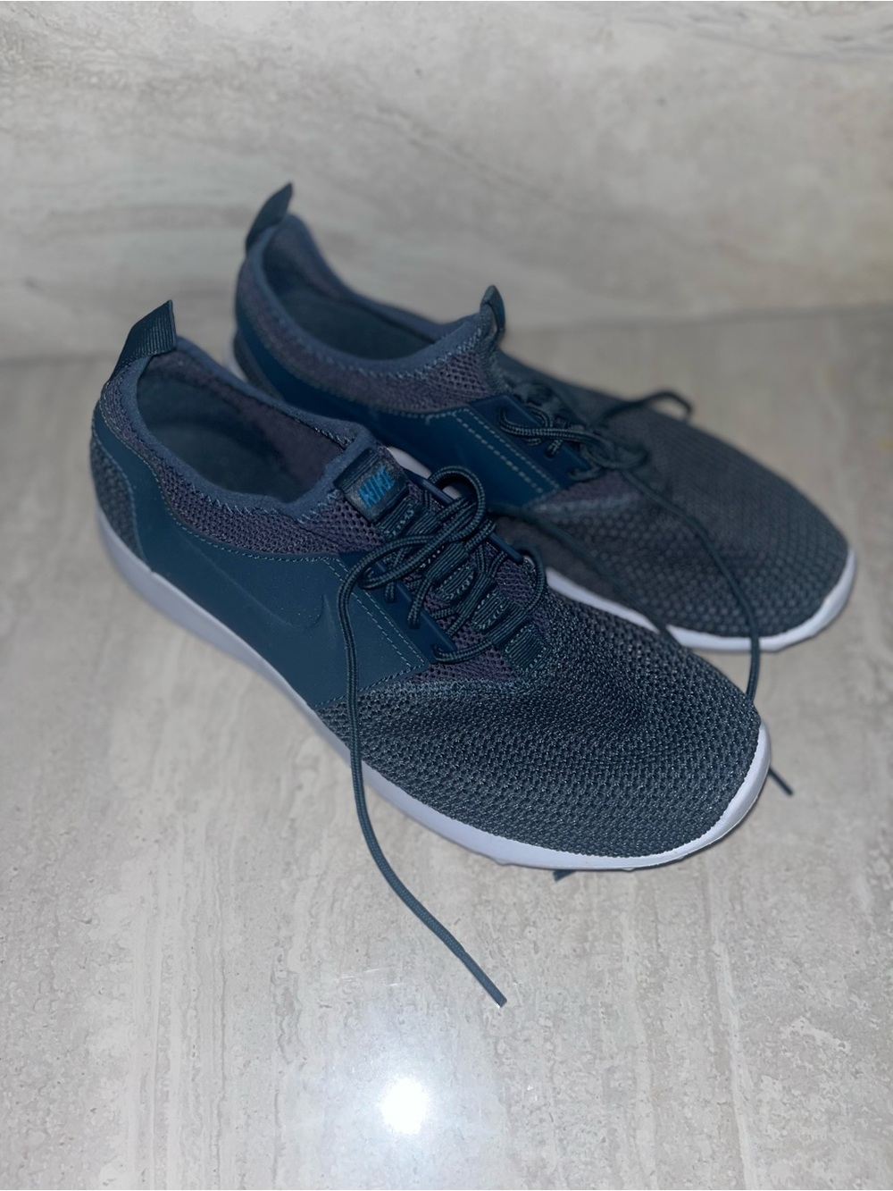 Nike Men’s Dark Navy Knit Lace-Up Sneakers